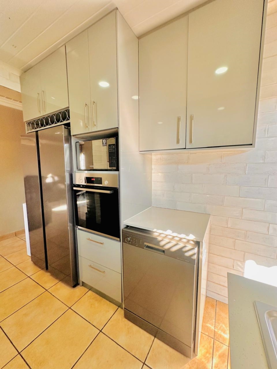 3 Bedroom Property for Sale in Waterval East North West